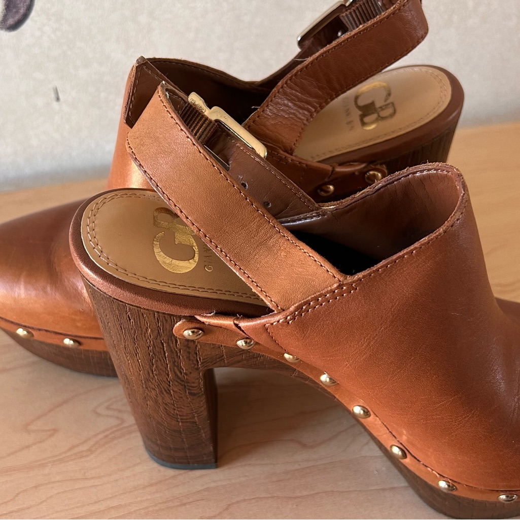 Women's Tan Leather Clogs